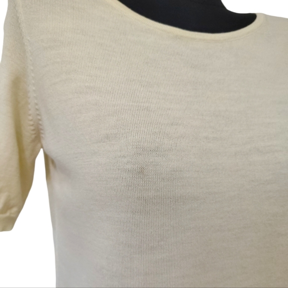 Uniqlo Cream Short Sleeve Sweater - Picture 3 of 7